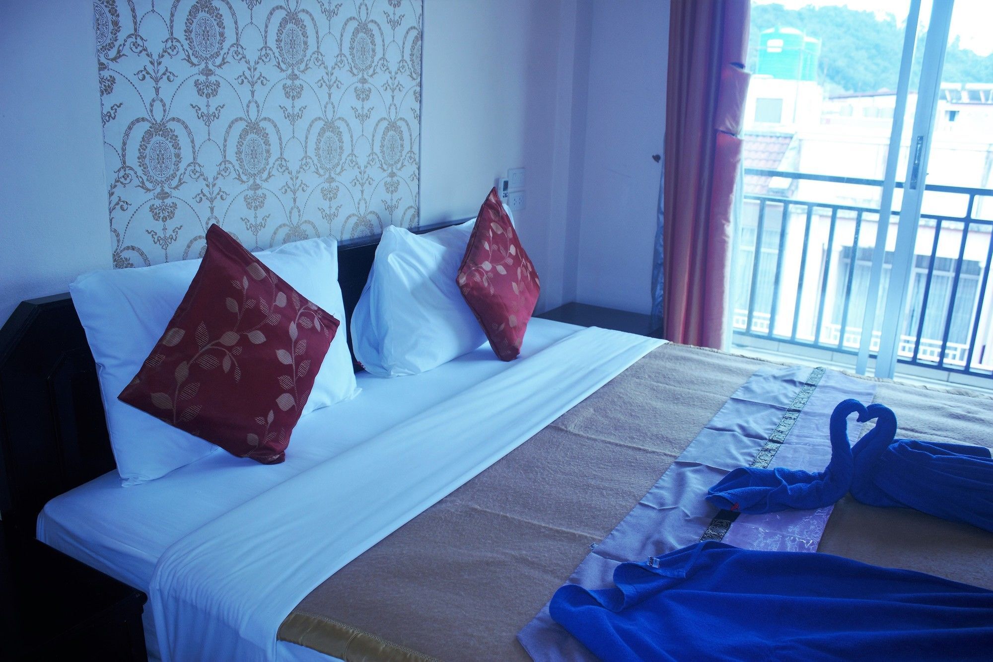 Ramaz Hotel Patong Екстер'єр фото